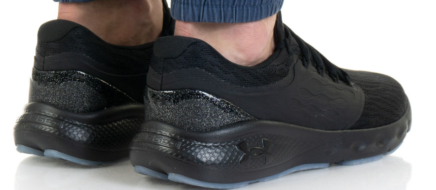 Under Armour кроссовки Charged Vantage (Black), 41